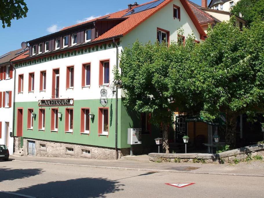 טריברג Grosse 130 M2 Gemuetliche Wohnung Im Herzen Tribergs מראה חיצוני תמונה